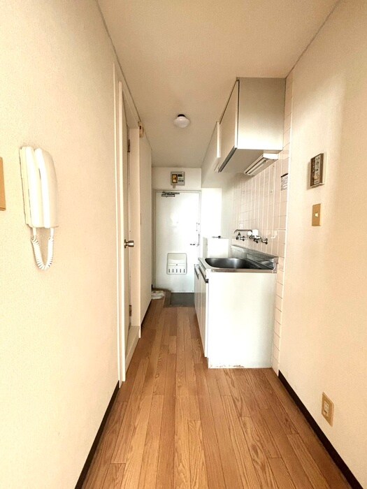 物件内観写真18　(廊下)