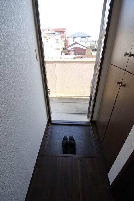 物件内観写真15　(玄関)