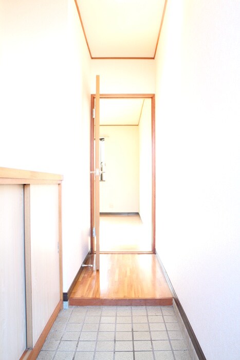 物件内観写真10　(玄関)