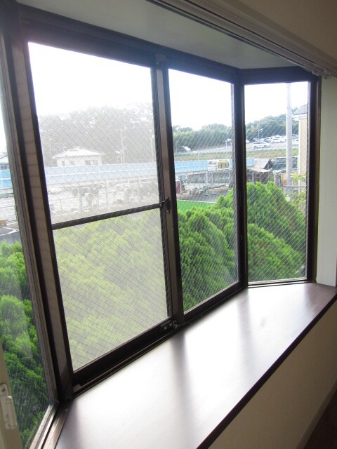 物件内観写真8　(室内からの展望)