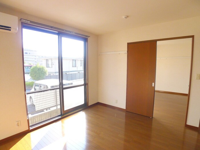 物件内観写真9　(居室)