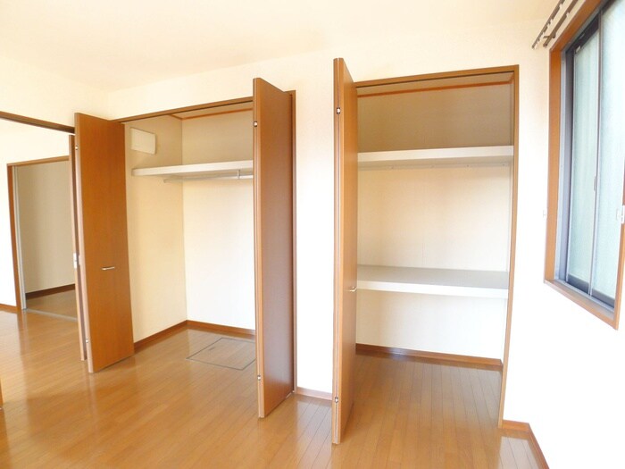 物件内観写真10　(収納)