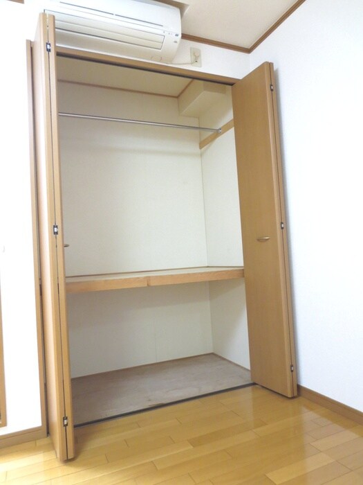 物件内観写真12　(収納)