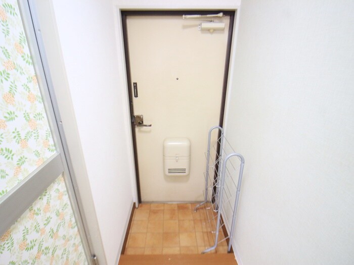物件内観写真16　(玄関)