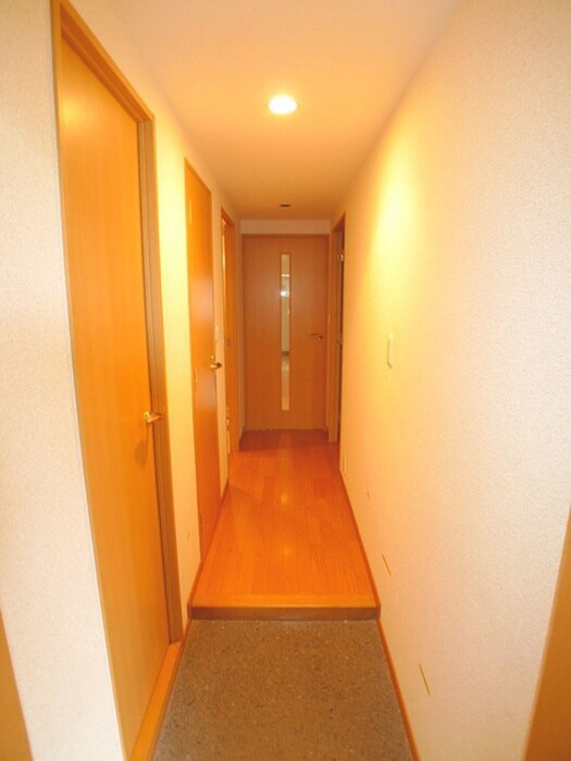 物件内観写真10　(廊下)