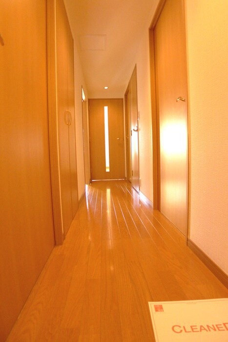 物件内観写真10　(玄関)