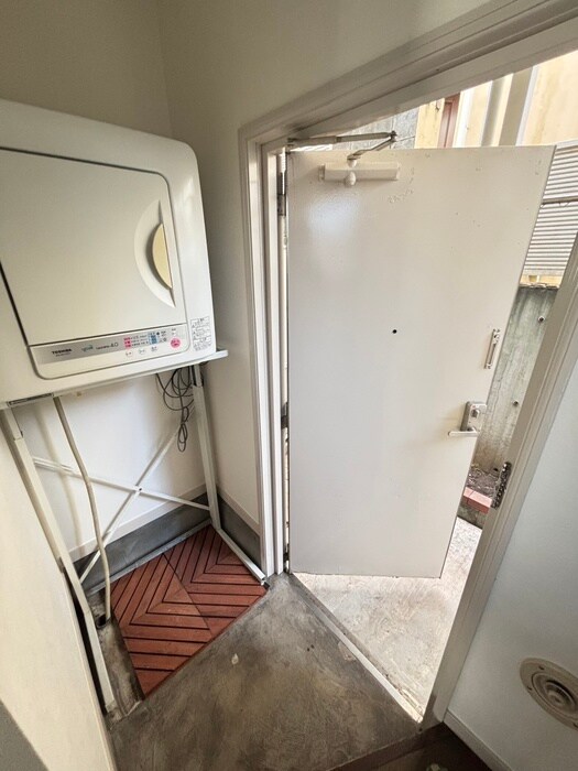 物件内観写真17　(玄関)