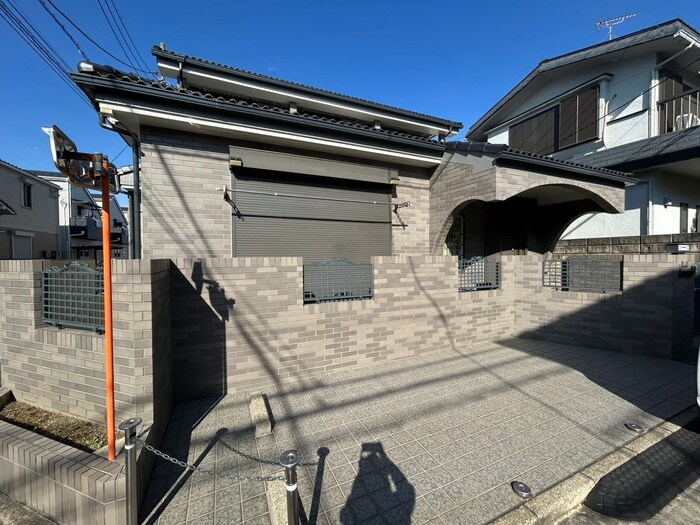 物件外観写真2　(駐車場)