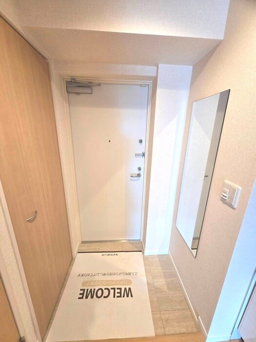 物件内観写真13　(玄関)