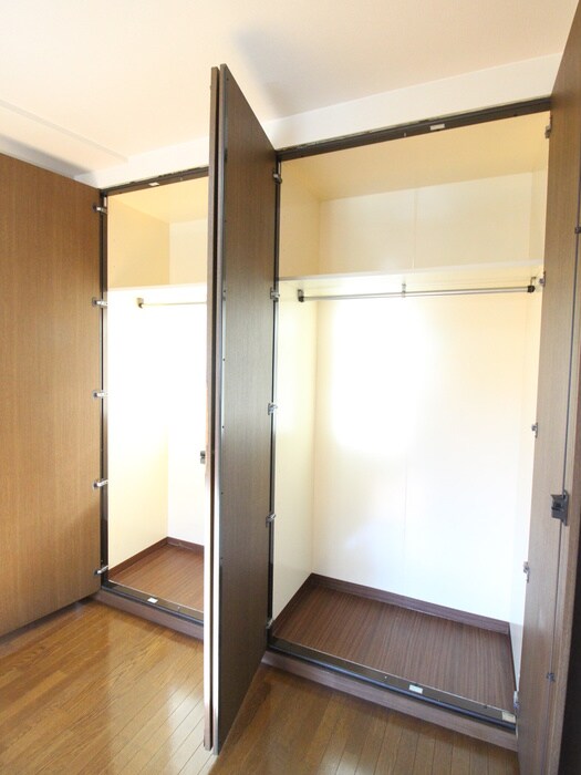 物件内観写真10　(収納)