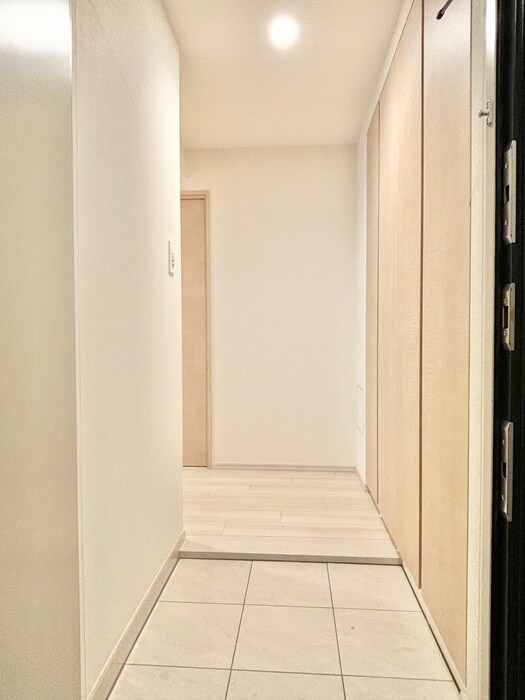 物件内観写真7　(玄関)