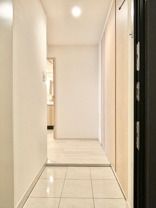 物件内観写真7　(玄関)