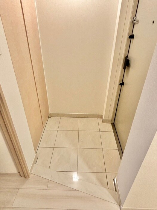 物件内観写真7　(玄関)