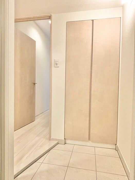 物件内観写真11　(玄関)