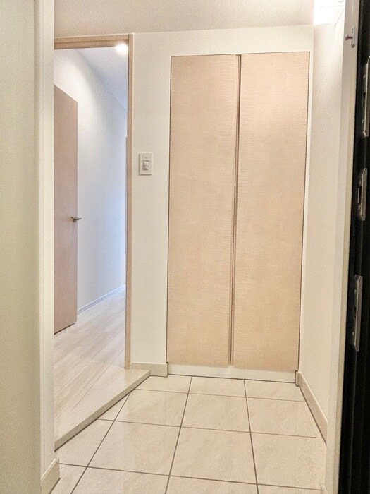 物件内観写真11　(玄関)