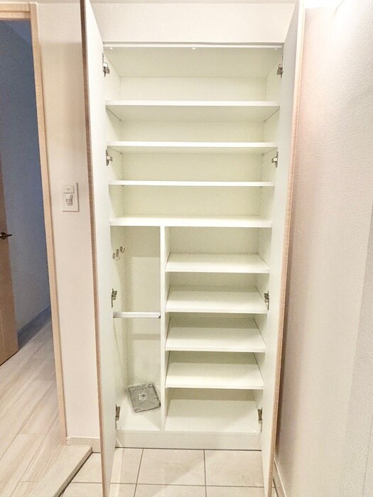 物件内観写真18　(収納)