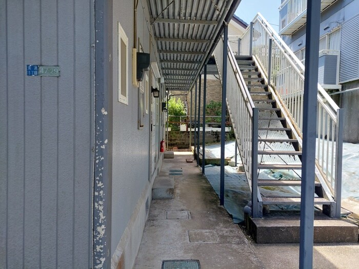 物件外観写真3　(エントランス部分)