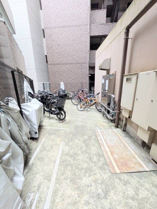 物件外観写真6　(駐輪場)