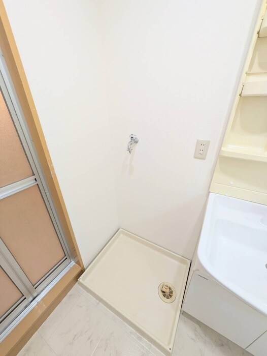 物件内観写真12　(洗濯機置場)