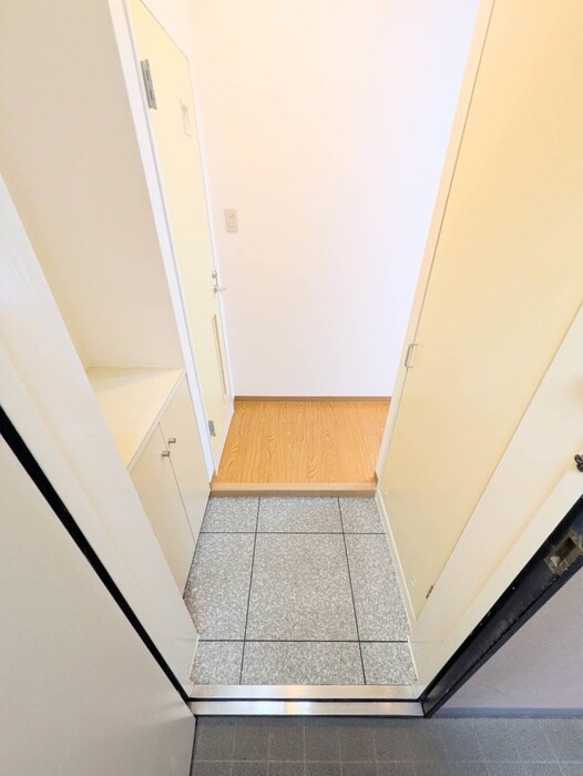 物件内観写真16　(玄関)