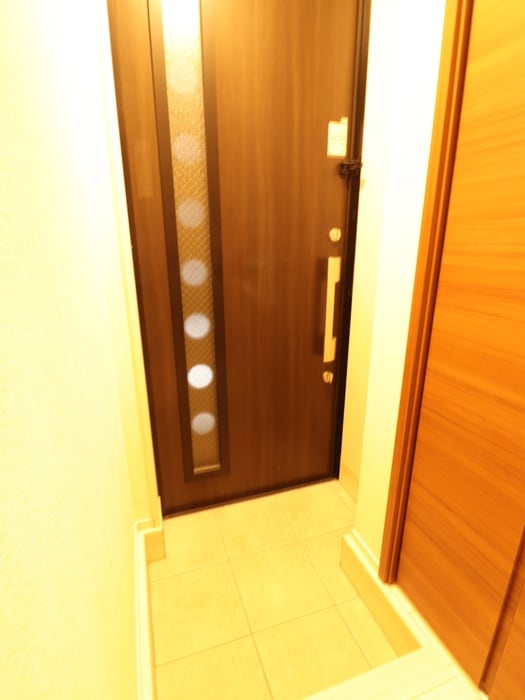 メゾン・ドヌール東麻布の玄関