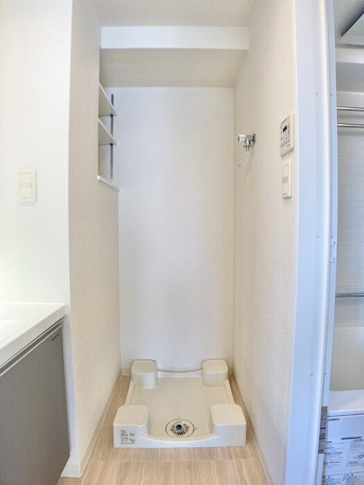 物件内観写真11　(洗濯機置場)