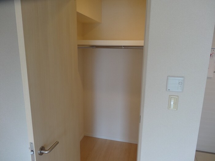 物件内観写真12　(収納)