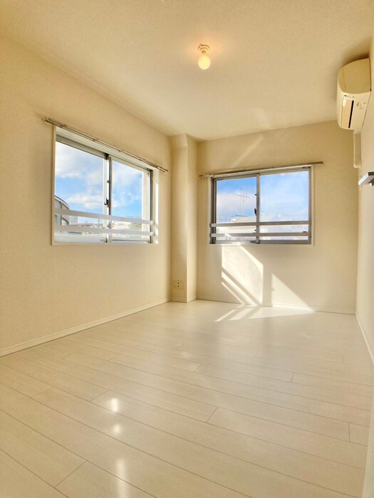 物件内観写真18　(室内からの展望)