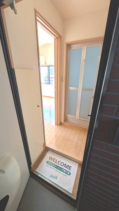 物件内観写真7　(玄関)