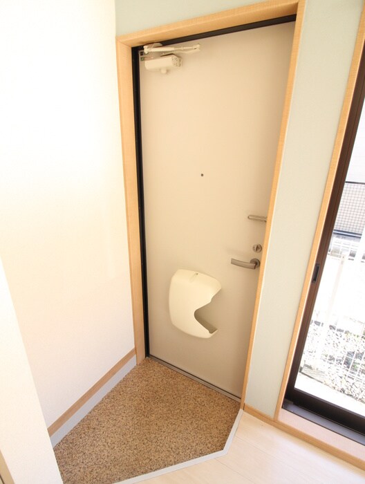 物件内観写真14　(玄関)