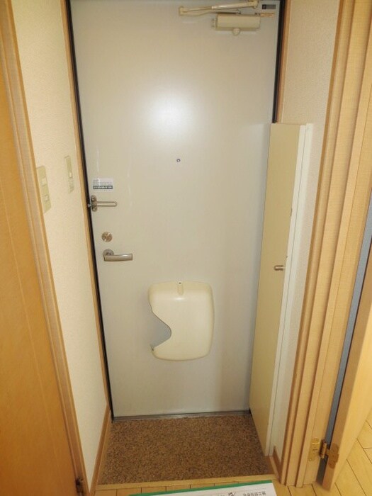 物件内観写真13　(玄関)