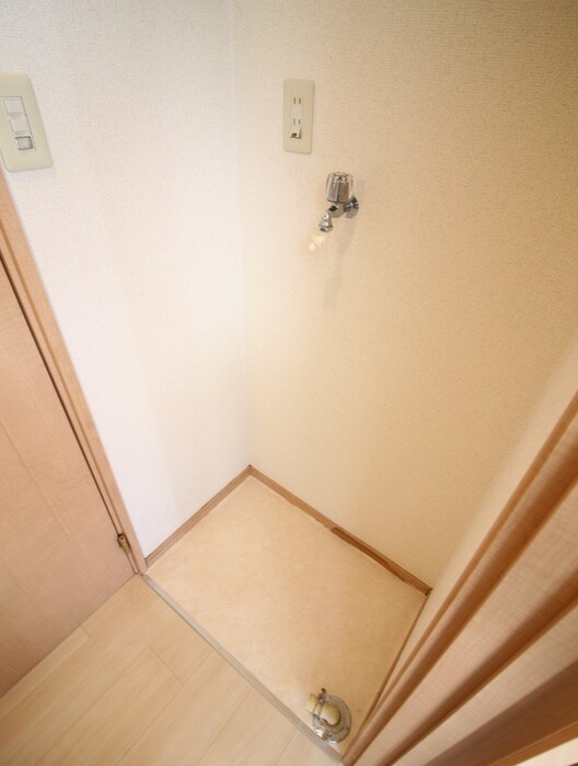 物件内観写真17　(洗濯機置場)
