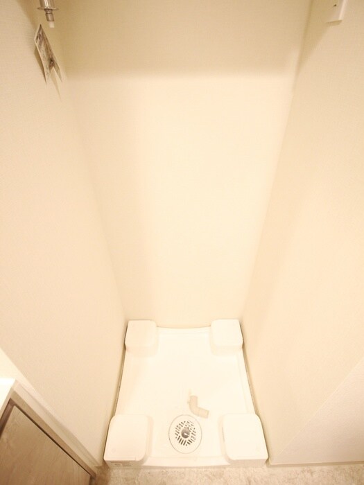 物件内観写真12　(洗濯機置場)