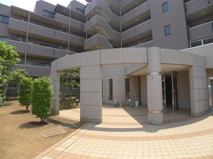 物件外観写真3　(エントランス部分)