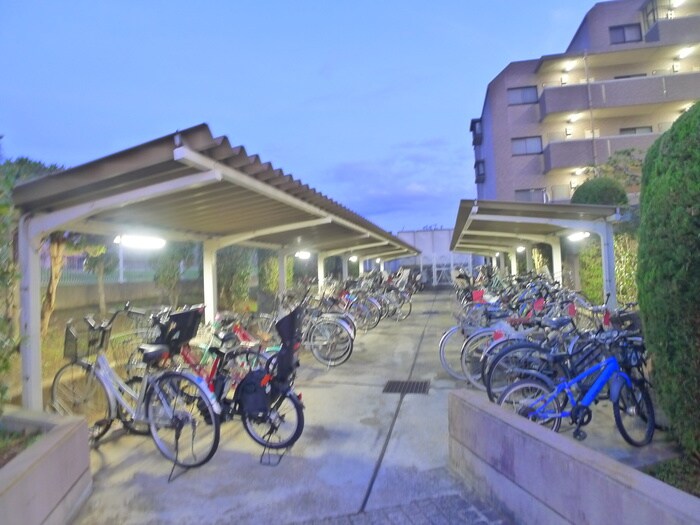 物件外観写真6　(駐輪場)