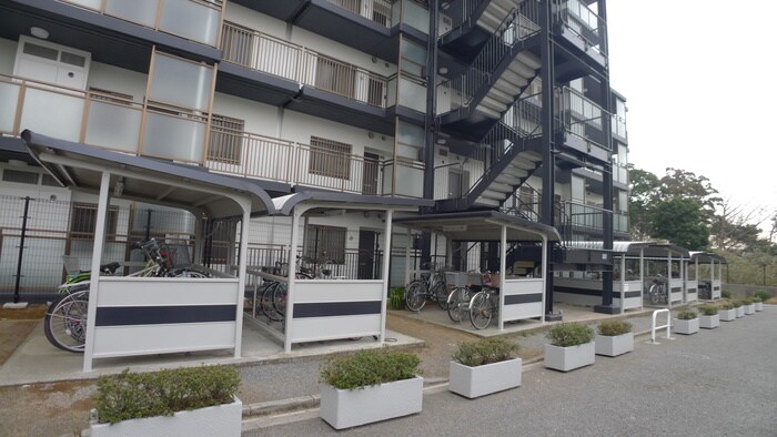 物件外観写真6　(駐輪場)