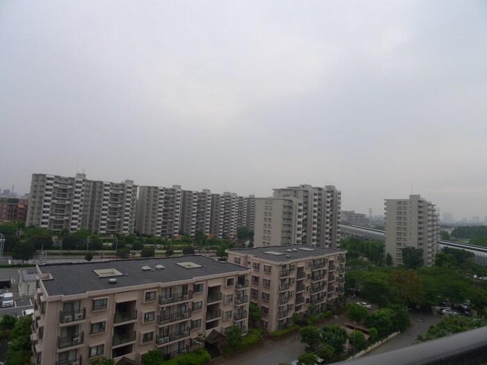 物件内観写真16　(室内からの展望)