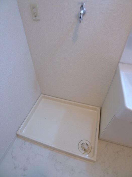 物件内観写真17　(洗濯機置場)