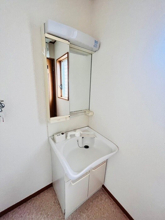 物件内観写真12　(洗面)