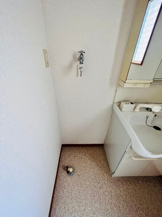 物件内観写真18　(洗濯機置場)