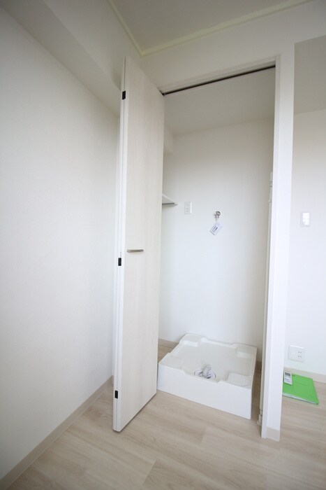 物件内観写真13　(洗濯機置場)