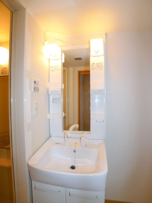 エタ－ナル南与野の洗面