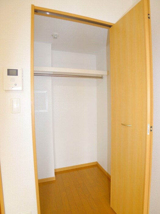 物件内観写真12　(収納)