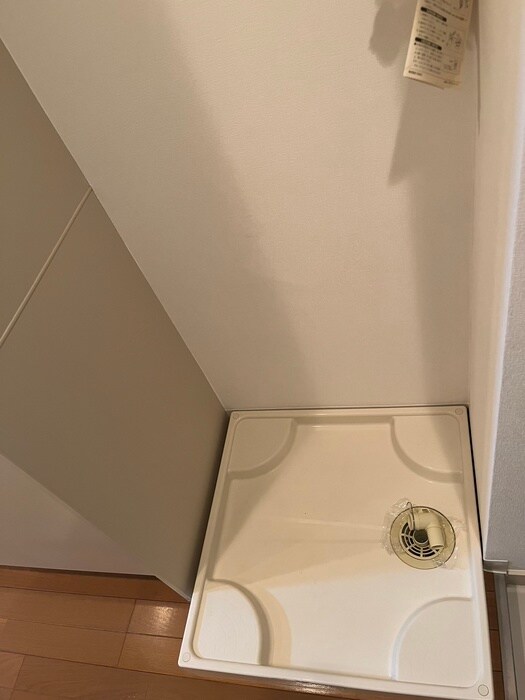 物件内観写真13　(洗濯機置場)