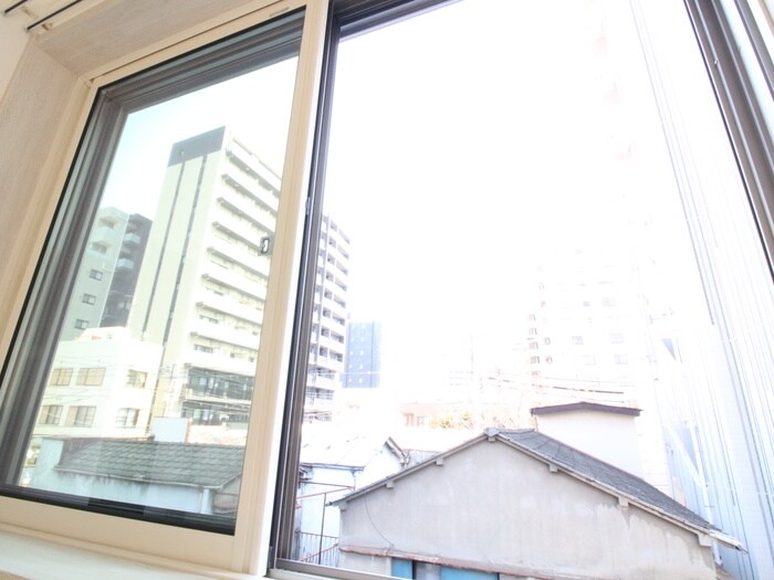 物件内観写真18　(室内からの展望)