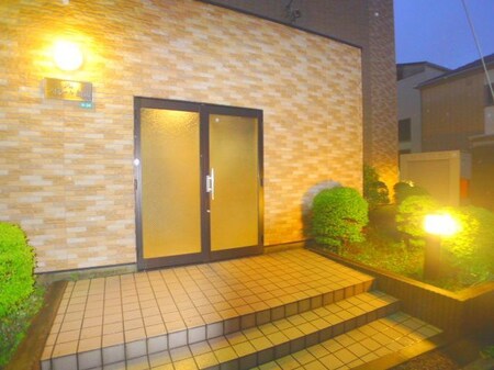 ｱﾝﾌﾟﾙ-ﾙﾌｪ-ﾙｴﾄﾜ-ﾙ金山外観写真