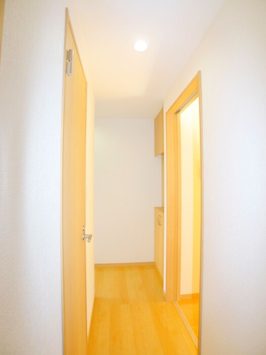 物件内観写真20　(廊下)