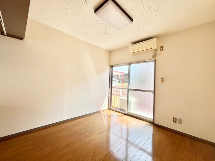 物件内観写真4　(居室)