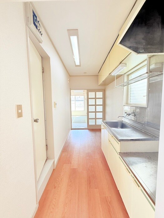 物件内観写真12　(廊下)