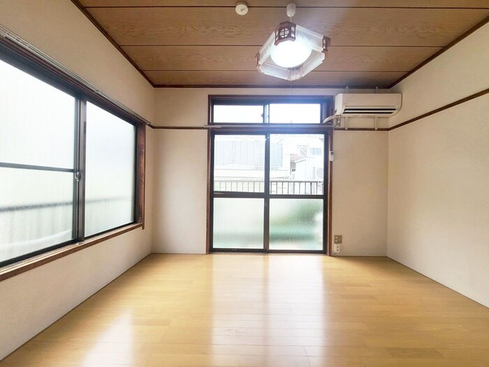 物件内観写真3　(居室)